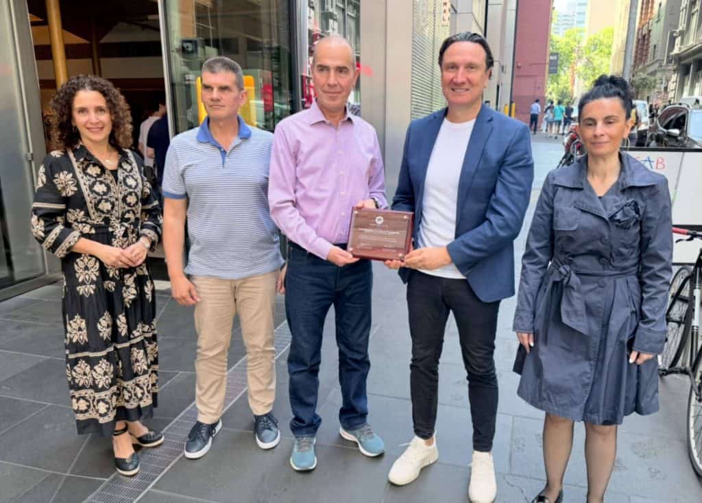 Aντιπροσωπεία της Σχολής Ευελπίδων στην Ελληνική Κοινότητα και το Αυστραλοελληνικό Μνημείο