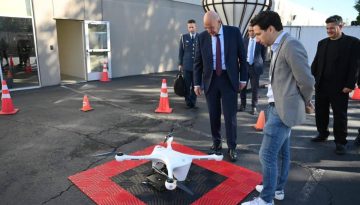 Δένδιας: Καινοτόμα αμυντικά συστήματα, ρομποτικές εφαρμογές και drones στο επίκεντρο της επίσκεψης στην Καλιφόρνια
