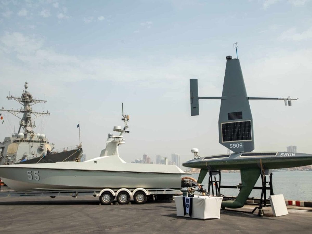 Επίσκεψη Δένδια στο Κέντρο Πληροφοριακού Πολέμου Ειρηνικού του Αμερικανικού Ναυτικού