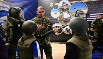 Ημέρα των Ενόπλων Δυνάμεων: Διακλαδική έκθεση στο μετρό Συντάγματος – Τι θα περιλαμβάνει