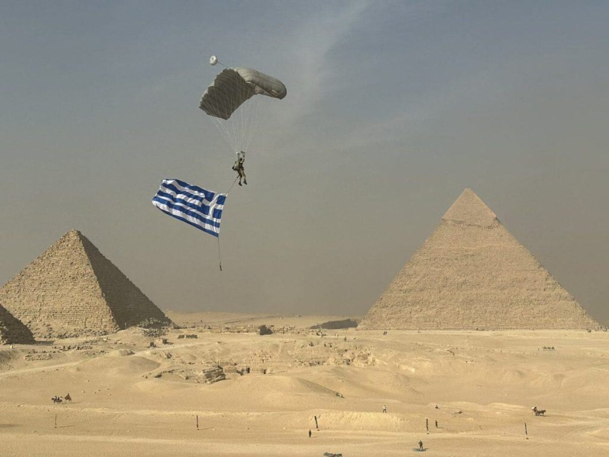 «ΜΕΔΟΥΣΑ 14»: Εντυπωσιακές εικόνες από τη συμμετοχή των ελληνικών ΕΔ στην άσκηση στην Αίγυπτο
