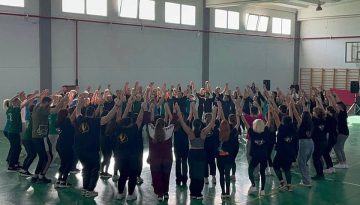 &Mu;&epsilon;&tau;&rho;ά&mu;&epsilon; &alpha;&nu;&tau;ί&sigma;&tau;&rho;&omicron;&phi;&alpha; &gamma;&iota;&alpha; &tau;&omicron; 19&omicron; &Pi;&alpha;&nu;&epsilon;&lambda;&lambda;&alpha;&delta;&iota;&kappa;ό &Phi;&epsilon;&sigma;&tau;&iota;&beta;ά&lambda; &Pi;&omicron;&nu;&tau;&iota;&alpha;&kappa;ώ&nu; &Chi;&omicron;&rho;ώ&nu; &ndash; &Tau;&omicron; &Kappa;&iota;&lambda;&kappa;ί&sigmaf; &laquo;&pi;ή&rho;&epsilon; &phi;&omega;&tau;&iota;ά&raquo; &sigma;&tau;&eta; 2&eta; &pi;&rho;ό&beta;&alpha;