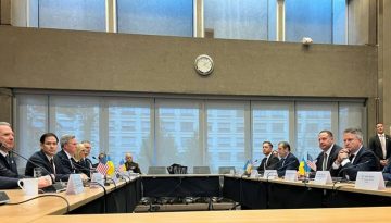 &Omicron; ό&rho;&omicron;&sigmaf; &Eta;&Pi;&Alpha;-&Omicron;&upsilon;&kappa;&rho;&alpha;&nu;ί&alpha;&sigmaf; &gamma;&iota;&alpha; &sigma;&upsilon;&mu;&phi;&omega;&nu;ί&alpha; &mu;&epsilon; &Rho;&omega;&sigma;ί&alpha; &ndash; &Omicron;&iota; &kappa;ό&kappa;&kappa;&iota;&nu;&epsilon;&sigmaf; &gamma;&rho;&alpha;&mu;&mu;έ&sigmaf; &Zeta;&epsilon;&lambda;έ&nu;&sigma;&kappa;&iota;