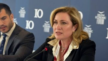 &Xi;&epsilon;&kappa;&iota;&nu;ά &tau;&omicron; 2&omicron; Greek Youth Diaspora Symposium &ndash; &Eta; &Mu;ά&iota;&rho;&alpha; &Mu;&upsilon;&rho;&omicron;&gamma;&iota;ά&nu;&nu;&eta; &sigma;&tau;&eta; &ldquo;&Phi;&omega;&nu;ή &tau;&eta;&sigmaf; &Epsilon;&lambda;&lambda;ά&delta;&alpha;&sigmaf;&rdquo;