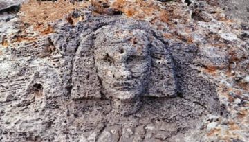 Η Πυραμίδα στα Βιγκλάφια Λακωνίας και η Μυστηριώδης Σφίγγα