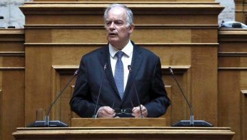 &Kappa;&omega;&nu;. &Tau;&alpha;&sigma;&omicron;ύ&lambda;&alpha;&sigmaf;: &Eta; &epsilon;&lambda;&lambda;&eta;&nu;&iota;&kappa;ή &Pi;&omicron;&lambda;&iota;&tau;&epsilon;ί&alpha; &theta;&alpha; &sigma;&tau;έ&kappa;&epsilon;&tau;&alpha;&iota; &pi;ά&nu;&tau;&alpha; &sigma;&tau;&omicron; &pi;&lambda;ά&iota; &tau;&omicron;&upsilon; &alpha;&pi;&alpha;&nu;&tau;&alpha;&chi;&omicron;ύ &Epsilon;&lambda;&lambda;&eta;&nu;&iota;&sigma;&mu;&omicron;ύ
