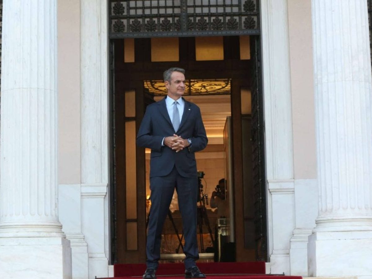 &Mu;&eta;&tau;&sigma;&omicron;&tau;ά&kappa;&eta;&sigmaf; &sigma;&epsilon; &omicron;&mu;&omicron;&gamma;&epsilon;&nu;&epsilon;ί&sigmaf;: &laquo;&Theta;&alpha; έ&rho;&theta;&omega; &sigma;&tau;&omicron; &Sigma;ί&delta;&nu;&epsilon;ϊ &kappa;&alpha;&iota; &tau;&eta; &Mu;&epsilon;&lambda;&beta;&omicron;ύ&rho;&nu;&eta; &gamma;&iota;&alpha; &tau;&eta;&nu; 25&eta; &Mu;&alpha;&rho;&tau;ί&omicron;&upsilon;&raquo;