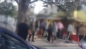 Ά&gamma;&rho;&iota;&alpha; &epsilon;&pi;ί&theta;&epsilon;&sigma;&eta; &sigma;&epsilon; &pi;&epsilon;&rho;ί&pi;&tau;&epsilon;&rho;&omicron; &tau;&eta;&sigmaf; &Gamma;&alpha;&sigma;&tau;&omicron;ύ&nu;&eta;&sigmaf;: &Sigma;&upsilon;&nu;&epsilon;&lambda;ή&phi;&theta;&eta;&sigma;&alpha;&nu; &delta;ύ&omicron; ά&nu;&delta;&rho;&epsilon;&sigmaf;, &tau;&rho;&epsilon;&iota;&sigmaf; &alpha;&kappa;ό&mu;&alpha; &tau;&alpha;&upsilon;&tau;&omicron;&pi;&omicron;&iota;&eta;&mu;έ&nu;&omicron;&iota;