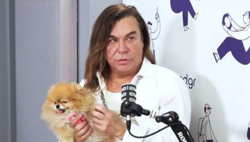 &Alpha;&pi;&omicron;&kappa;&lambda;&epsilon;&iota;&sigma;&tau;&iota;&kappa;ό: &Sigma;&kappa;&omicron;&tau;ώ&theta;&eta;&kappa;&epsilon; &omicron; &sigma;&kappa;ύ&lambda;&omicron;&sigmaf; &tau;&omicron;&upsilon; &Tau;&rho;ύ&phi;&omega;&nu;&alpha; &Sigma;&alpha;&mu;&alpha;&rho;ά &sigma;&tau;&omicron; J2US