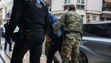 &Delta;&alpha;&beta;ά&kappa;&eta;&sigmaf;: &Alpha;&phi;ή&nu;&epsilon;&iota; &alpha;&nu;&omicron;&iota;&chi;&tau;ή &tau;&eta;&nu; &alpha;&phi;&alpha;ί&rho;&epsilon;&sigma;&eta; &iota;&theta;&alpha;&gamma;έ&nu;&epsilon;&iota;&alpha;&sigmaf; &alpha;&pi;ό &tau;&omicron;&nu; &sigma;&mu;ή&nu;&alpha;&rho;&chi;&omicron; &pi;&omicron;&upsilon; &kappa;&alpha;&tau;&eta;&gamma;&omicron;&rho;&epsilon;ί&tau;&alpha;&iota; &gamma;&iota;&alpha; &kappa;&alpha;&tau;&alpha;&sigma;&kappa;&omicron;&pi;&epsilon;ί&alpha;