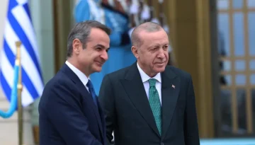 Τι αναφέρει το Bloomberg για τη συνάντηση Μητσοτάκη-Ερντογάν (συνοπτικά)