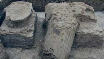 &Eta; &chi;&alpha;&mu;έ&nu;&eta; &Alpha;&lambda;&epsilon;&xi;ά&nu;&delta;&rho;&epsilon;&iota;&alpha; &sigma;&tau;&omicron;&nu; &Tau;ί&gamma;&rho;&eta;: &Eta; &pi;ό&lambda;&eta; &tau;&omicron;&upsilon; &Mu;&epsilon;&gamma;ά&lambda;&omicron;&upsilon; &Alpha;&lambda;&epsilon;&xi;ά&nu;&delta;&rho;&omicron;&upsilon; &pi;&omicron;&upsilon; &xi;&alpha;&nu;&alpha;&beta;&rho;έ&theta;&eta;&kappa;&epsilon;