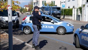&Iota;&tau;&alpha;&lambda;ί&alpha;: &Alpha;&kappa;έ&phi;&alpha;&lambda;&omicron; &pi;&tau;ώ&mu;&alpha; 44&chi;&rho;&omicron;&nu;&eta;&sigmaf; &epsilon;&nu;&tau;&omicron;&pi;ί&sigma;&tau;&eta;&kappa;&epsilon; &kappa;&omicron;&nu;&tau;ά &sigma;&tau;&eta; &Phi;&lambda;&omega;&rho;&epsilon;&nu;&tau;ί&alpha;