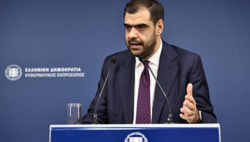Μαρινάκης σε Λαβρόφ: Η Ελλάδα συντάσσεται με τη σωστή πλευρά της ιστορίας