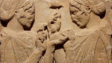 &Omicron; &mu;ύ&theta;&omicron;&sigmaf; &tau;&eta;&sigmaf; &theta;&epsilon;ά&sigmaf; &Alpha;&lambda;ή&theta;&epsilon;&iota;&alpha;&sigmaf; &pi;&omicron;&upsilon; &epsilon;&nu;έ&pi;&nu;&epsilon;&upsilon;&sigma;&epsilon; &tau;&omicron;&upsilon;&sigmaf; &Alpha;&rho;&chi;&alpha;ί&omicron;&upsilon;&sigmaf; Έ&lambda;&lambda;&eta;&nu;&epsilon;&sigmaf;
