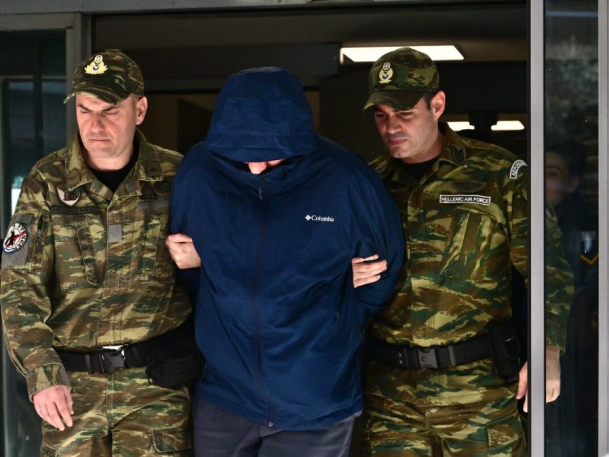 &Sigma;&tau;&omicron; &Alpha;&epsilon;&rho;&omicron;&delta;&iota;&kappa;&epsilon;ί&omicron; &omicron; &Sigma;&mu;ή&nu;&alpha;&rho;&chi;&omicron;&sigmaf; &pi;&omicron;&upsilon; &kappa;&alpha;&tau;&eta;&gamma;&omicron;&rho;&epsilon;ί&tau;&alpha;&iota; &gamma;&iota;&alpha; &kappa;&alpha;&tau;&alpha;&sigma;&kappa;&omicron;&pi;&epsilon;ί&alpha; &ndash; &laquo;Ώ&rho;&alpha; &mu;&eta;&delta;έ&nu;&raquo; &gamma;&iota;&alpha; &tau;&eta;&nu; &alpha;&pi;&omicron;&lambda;&omicron;&gamma;ί&alpha; &tau;&omicron;&upsilon;