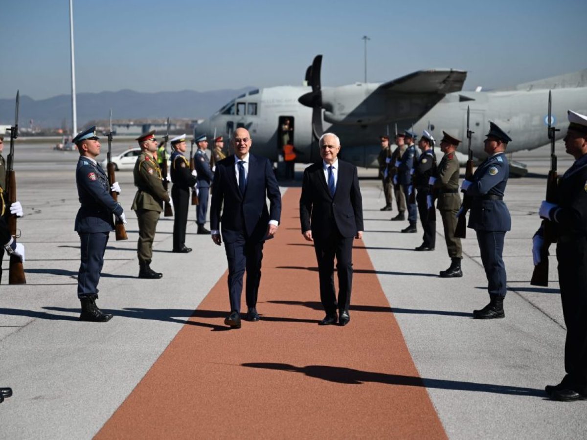 Δένδιας από την Βουλγαρία: «Είμαι περήφανος που ελληνικά F-16 και Patriot καλύπτουν τον βουλγαρικό εναέριο χώρο»