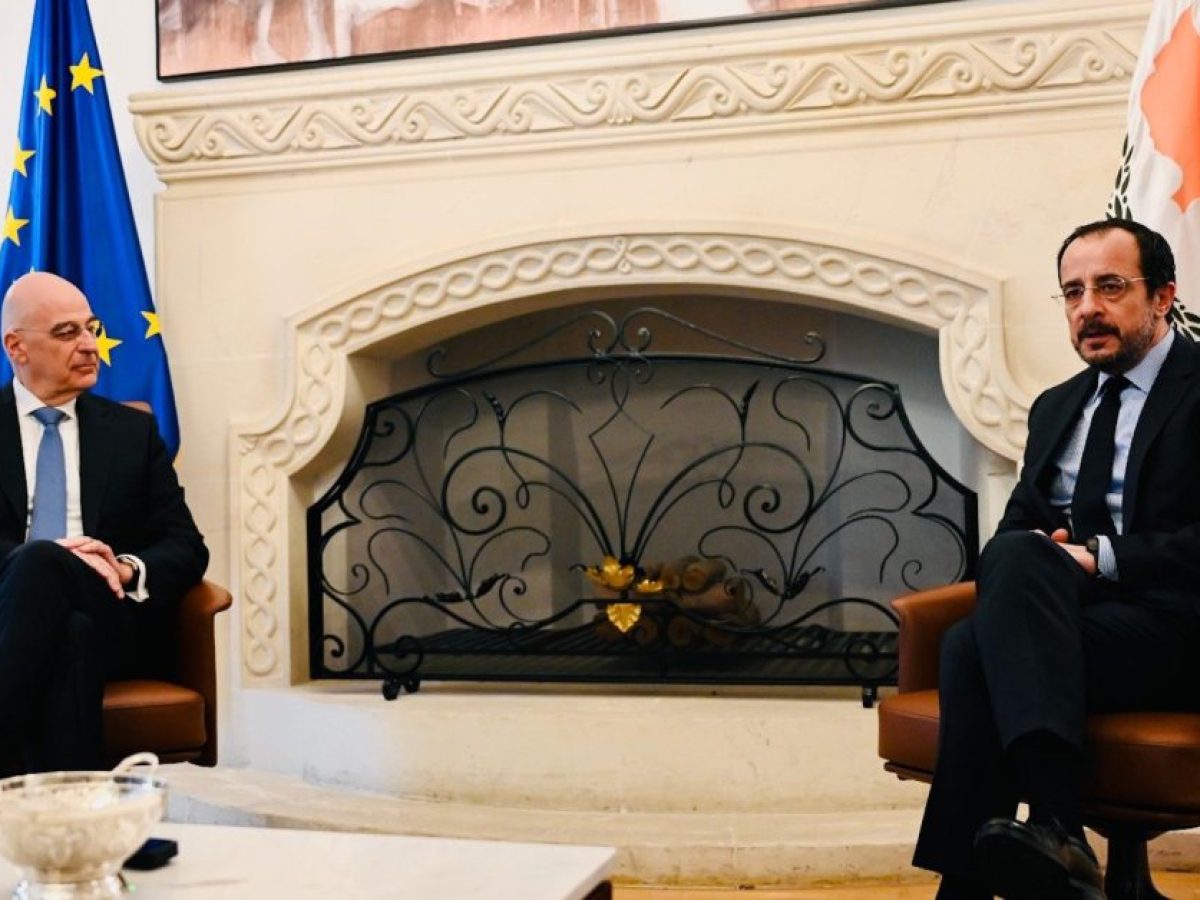 Δένδιας σε Χριστοδουλίδη: «Η Ελλάδα θα δώσει στην Κύπρο όποια βοήθεια μπορεί να δώσει» [vids]