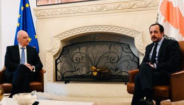 Δένδιας σε Χριστοδουλίδη: «Η Ελλάδα θα δώσει στην Κύπρο όποια βοήθεια μπορεί να δώσει» [vids]