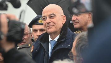 &Epsilon;&pi;ί&sigma;&kappa;&epsilon;&psi;&eta; &Delta;έ&nu;&delta;&iota;&alpha; &sigma;&tau;&omicron; &Lambda;&omicron;&nu;&delta;ί&nu;&omicron; &ndash; &Alpha;&lambda;&lambda;&alpha;&gamma;έ&sigmaf; &sigma;&tau;&omicron; FOS &tau;&omega;&nu; &epsilon;&xi;&omicron;&pi;&lambda;&iota;&sigma;&tau;&iota;&kappa;ώ&nu; &sigma;&tau;&alpha; &sigma;&kappa;&alpha;&rho;&iota;ά