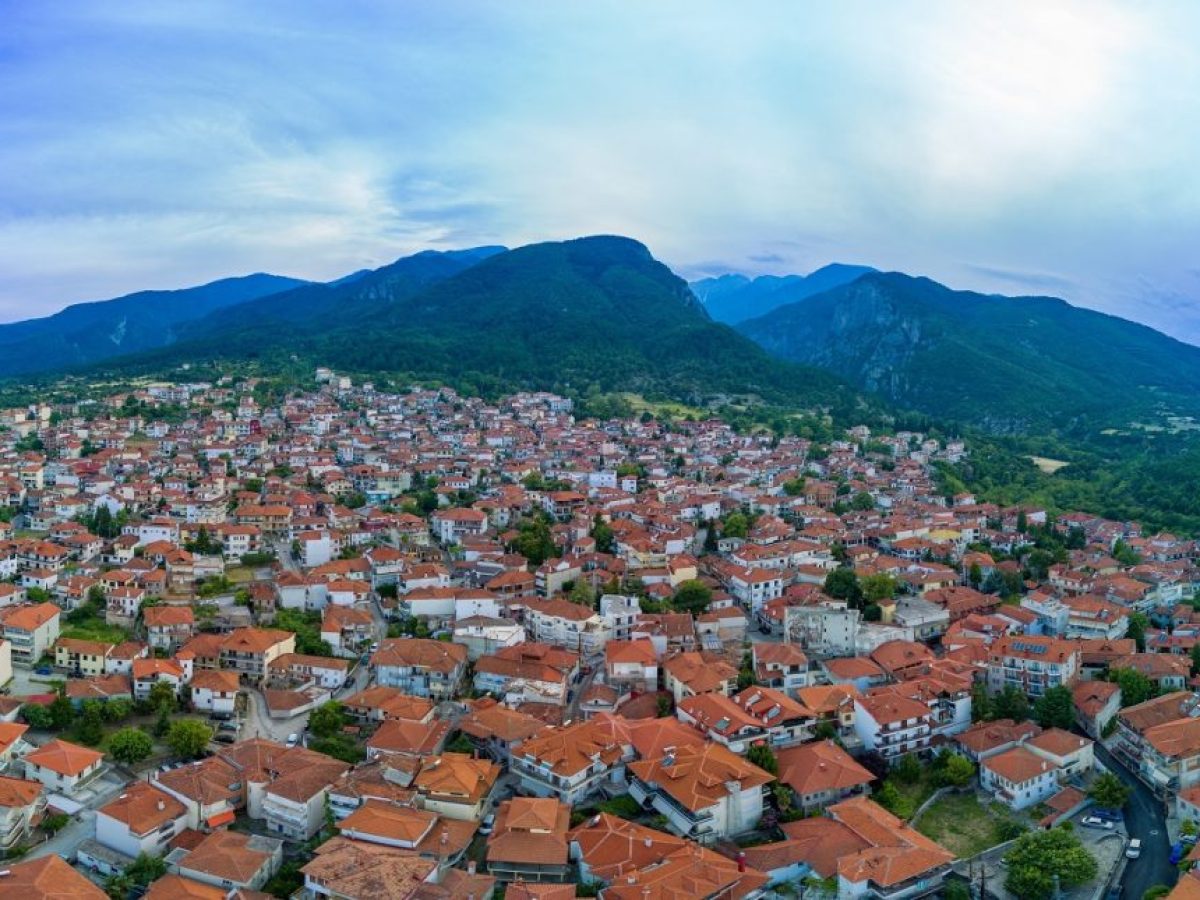 Λιτόχωρο: Η «πύλη των Θεών» στις πλαγιές του Μύτικα