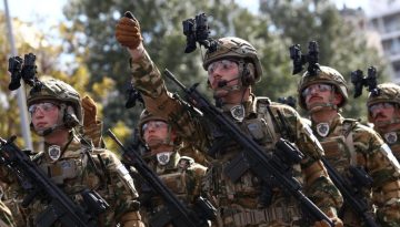 Παρέλαση 25ης Μαρτίου: Με τη στολή του «Σύγχρονου Μαχητή» θα παρελάσουν τα πεζοπόρα τμήματα του Στρατού Ξηράς