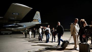 &Sigma;&epsilon; &pi;&lambda;ή&rho;&eta; &epsilon;&xi;έ&lambda;&iota;&xi;&eta; &omicron;&iota; &epsilon;&pi;&iota;&chi;&epsilon;&iota;&rho;ή&sigma;&epsilon;&iota;&sigmaf; &epsilon;&pi;&alpha;&nu;&alpha;&pi;&alpha;&tau;&rho;&iota;&sigma;&mu;&omicron;ύ &alpha;&pi;ό &tau;&eta; &Mu;έ&sigma;&eta; &Alpha;&nu;&alpha;&tau;&omicron;&lambda;ή, ά&lambda;&lambda;&epsilon;&sigmaf; &delta;ύ&omicron; &pi;&tau;ή&sigma;&epsilon;&iota;&sigmaf; &sigma;ή&mu;&epsilon;&rho;&alpha; &alpha;&pi;ό &tau;&omicron; &Omicron;&mu;ά&nu; &ndash; &Chi;&theta;&epsilon;&sigmaf; &epsilon;&pi;έ&sigma;&tau;&rho;&epsilon;&psi;&alpha;&nu; 315 Έ&lambda;&lambda;&eta;&nu;&epsilon;&sigmaf;, &eta; &alpha;&nu;&alpha;&kappa;&omicron;ί&nu;&omega;&sigma;&eta; &tau;&omicron;&upsilon; &upsilon;&pi;.&Epsilon;&xi;.