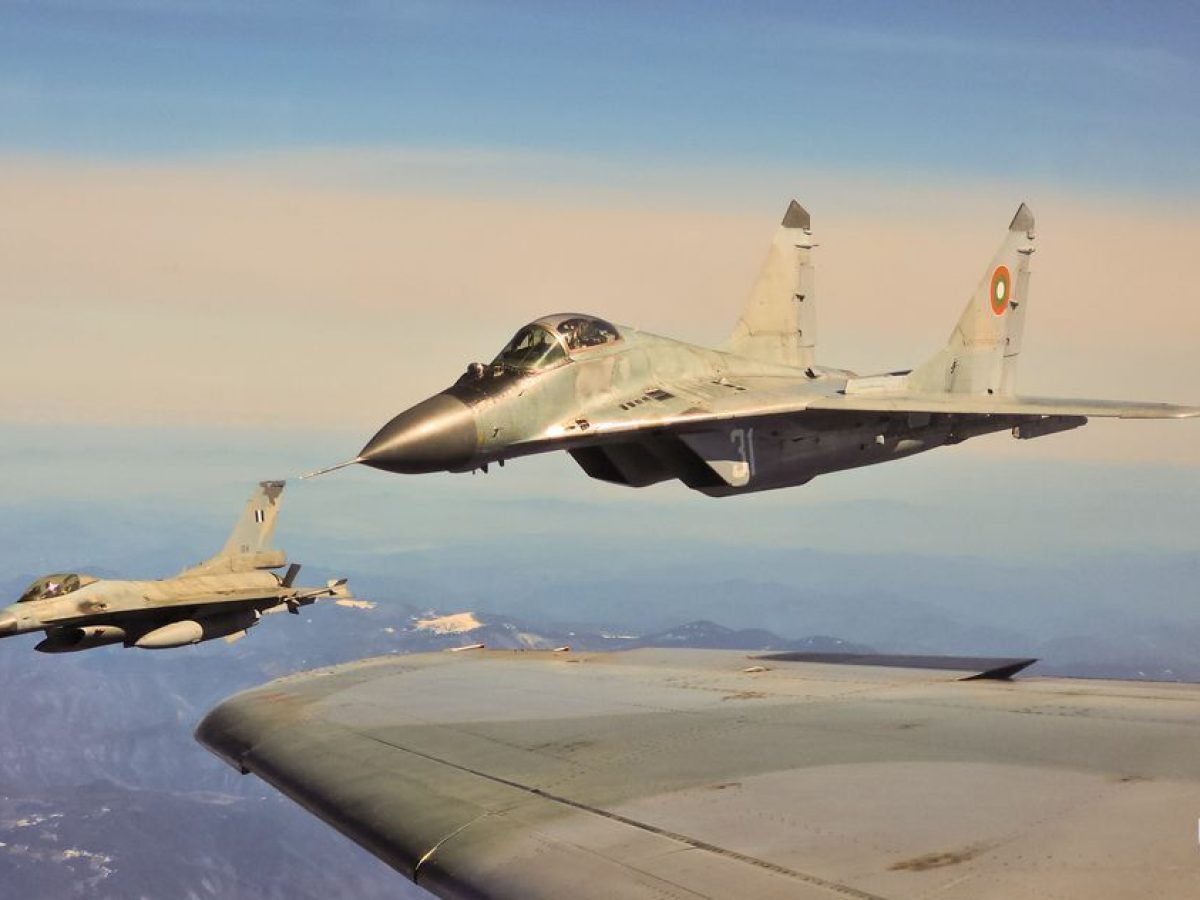 Τα ελληνικά F-16 προστατεύουν τον εναέριο χώρο της Βουλγαρίας και συνεκπαιδεύονται με MiG-29 [pics]