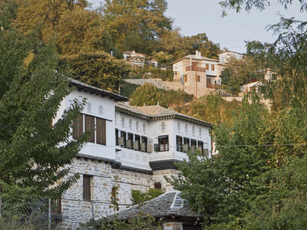Βυζίτσα: Το αρχοντικό χωριό του Πηλίου που μοιάζει βγαλμένο από παραμύθι