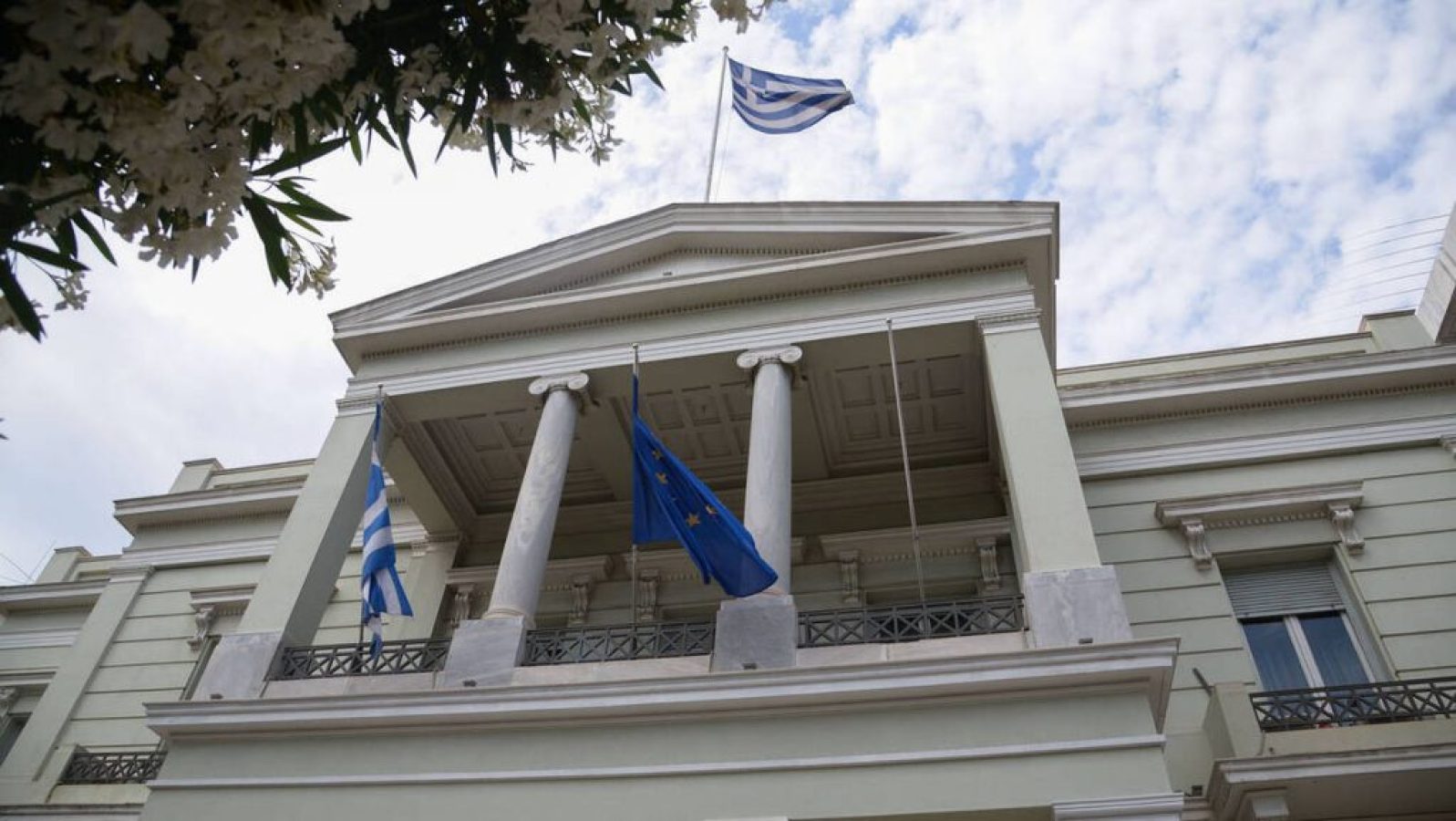 &Alpha;&pi;ά&nu;&tau;&eta;&sigma;&eta; &Upsilon;&Pi;&Epsilon;&Xi; &sigma;&tau;&eta;&nu; &Tau;&omicron;&upsilon;&rho;&kappa;ί&alpha;: &laquo;&Eta; &mu;&epsilon;&iota;&omicron;&nu;ό&tau;&eta;&tau;&alpha; &sigma;&tau;&eta; &Theta;&rho;ά&kappa;&eta; &epsilon;ί&nu;&alpha;&iota; &theta;&rho;&eta;&sigma;&kappa;&epsilon;&upsilon;&tau;&iota;&kappa;ή&raquo;