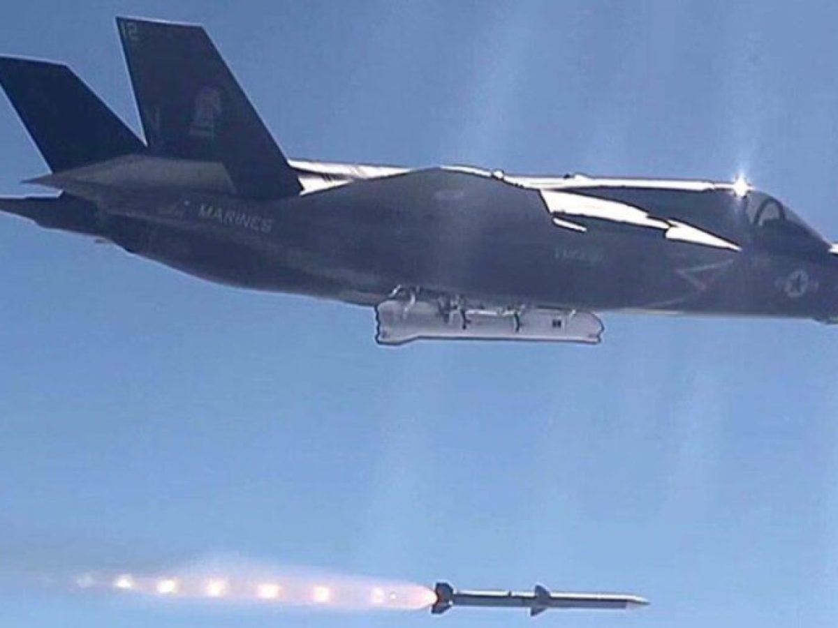 AIM-120D-AMRAAM-i-elliniki-pΑ