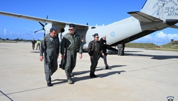 O &Alpha;&rho;&chi;&eta;&gamma;ό&sigmaf; &Gamma;&Epsilon;&Alpha; &epsilon;&pi;&iota;&sigma;&kappa;έ&phi;&theta;&eta;&kappa;&epsilon; &tau;&eta;&nu; 55&eta; &Sigma;&mu;&eta;&nu;&alpha;&rho;&chi;ί&alpha; &Mu;ά&chi;&eta;&sigmaf; &sigma;&tau;&eta;&nu; &Kappa;ύ&pi;&rho;&omicron; [pics]