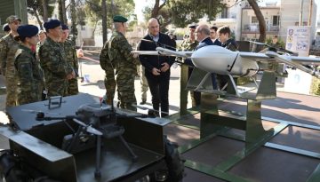 Δένδιας: Εντυπωσιάστηκε με την παραγωγή drones και τις δυνατότητες 3D εκτύπωσης του 306 ΕΒΤ