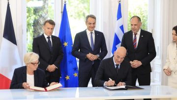 Δένδιας και Βοτρέν υπέγραψαν την ανανέωση της συμφωνίας για τη «Στρατηγική Εταιρική Σχέση» Ελλάδας – Γαλλίας