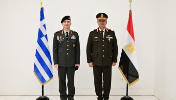 ΓΕΣ: Στην Ελλάδα για επίσημη επίσκεψη ο αρχηγός των Χερσαίων Δυνάμεων της Αιγύπτου [pics]