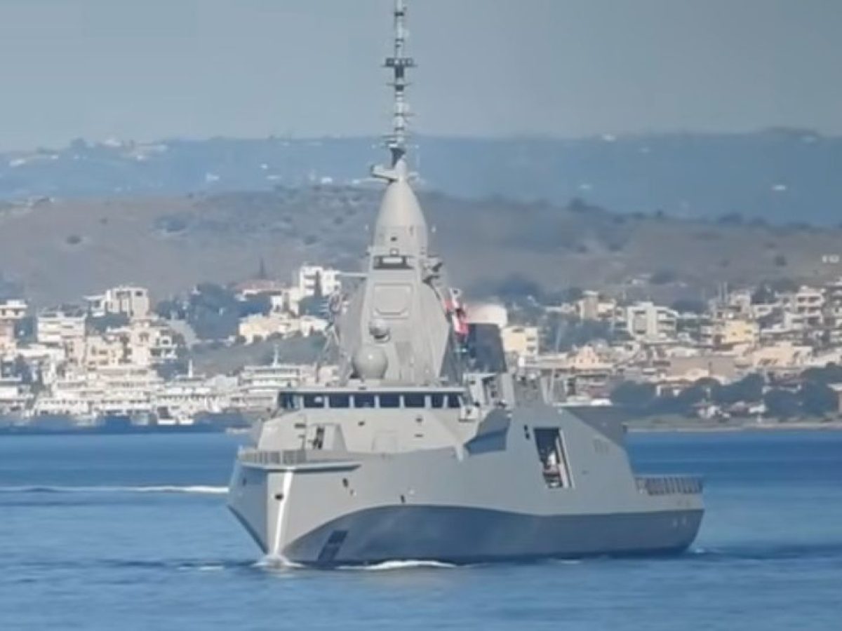 &Eta; &phi;&rho;&epsilon;&gamma;ά&tau;&alpha; &laquo;&Kappa;ί&mu;&omega;&nu;&raquo; &sigma;&tau;&omicron;&nu; &Pi;&epsilon;&iota;&rho;&alpha;&iota;ά: &Mu;ή&nu;&upsilon;&mu;&alpha; &iota;&sigma;&chi;ύ&omicron;&sigmaf; &mu;&epsilon; &Mu;&eta;&tau;&sigma;&omicron;&tau;ά&kappa;&eta; &kappa;&alpha;&iota; &Mu;&alpha;&kappa;&rho;ό&nu;(vid)