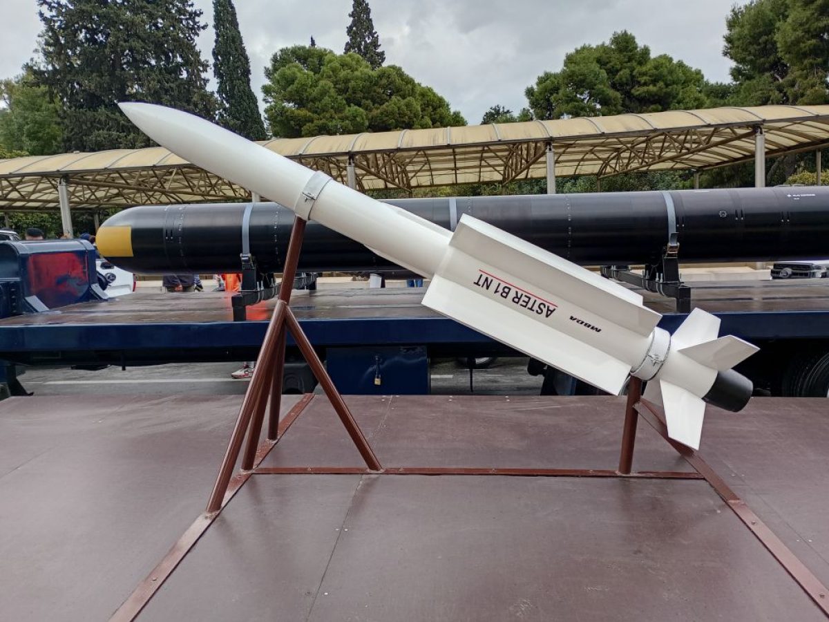 Παρέλαση με SeaHake mod4, ASTER 30 και mini USV επίθεσης το Πολεμικό Ναυτικό