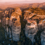Πάσχα στα Μετέωρα: Βαθιά κατανυκτική εμπειρία σε ένα τοπίο μοναδικής ομορφιάς