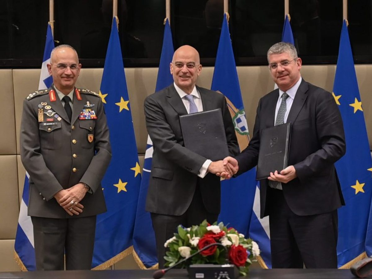 Συνεργασία ΥΠΕΘΑ – Ευρωπαϊκής Τράπεζας Επενδύσεων για 40 στρατόπεδα-κλειδιά