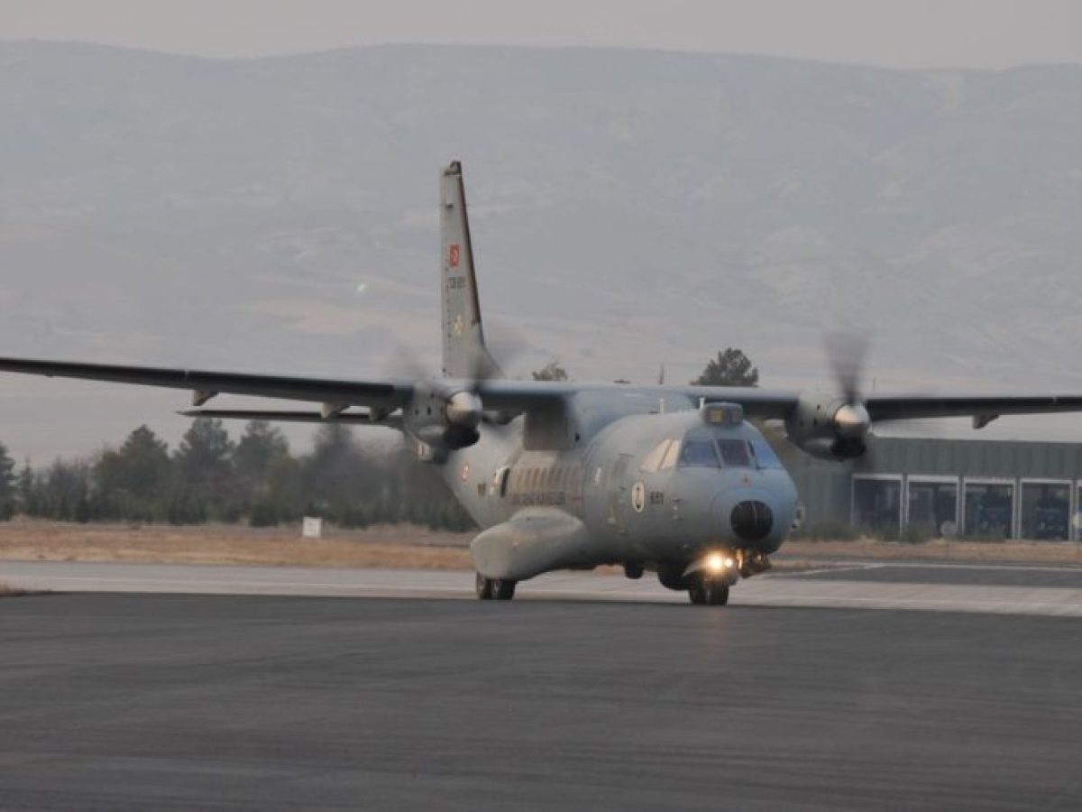 Τουρκικά CN-235 και UAV έκαναν παραβιάσεις και παραβάσεις σε όλο το Αιγαίο