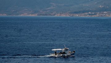 Ά&nu;&delta;&rho;&omicron;&sigmaf;: &Psi;ά&rho;&epsilon;&upsilon;&alpha;&nu; &alpha;&nu;&omicron;&iota;&chi;&tau;ά &tau;&omicron;&upsilon; &nu;&eta;&sigma;&iota;&omicron;ύ &kappa;&alpha;&iota; &laquo;έ&pi;&iota;&alpha;&sigma;&alpha;&nu;&raquo; &upsilon;&pi;&omicron;&beta;&rho;ύ&chi;&iota;&omicron; &tau;&omicron;&upsilon; &Pi;&omicron;&lambda;&epsilon;&mu;&iota;&kappa;&omicron;ύ &Nu;&alpha;&upsilon;&tau;&iota;&kappa;&omicron;ύ!