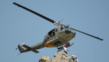 &Alpha;&nu;&alpha;&gamma;&kappa;&alpha;&sigma;&tau;&iota;&kappa;ή &pi;&rho;&omicron;&sigma;&gamma;&epsilon;ί&omega;&sigma;&eta; Huey &tau;&eta;&sigmaf; &Pi;&omicron;&lambda;&epsilon;&mu;&iota;&kappa;ή&sigmaf; &Alpha;&epsilon;&rho;&omicron;&pi;&omicron;&rho;ί&alpha;&sigmaf;