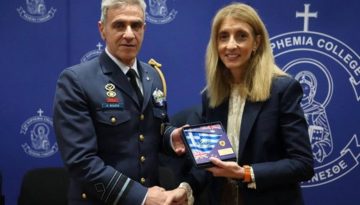 &Alpha;&nu;&tau;&iota;&pi;&rho;&omicron;&sigma;&omega;&pi;&epsilon;ί&alpha; &tau;&omicron;&upsilon; &Gamma;&Epsilon;&Epsilon;&Theta;&Alpha; &Epsilon;&lambda;&lambda;ά&delta;&omicron;&sigmaf; &sigma;&tau;&omicron; &Kappa;&omicron;&lambda;&lambda;έ&gamma;&iota;&omicron; &Alpha;&gamma;ί&alpha;&sigmaf; &Epsilon;&upsilon;&phi;&eta;&mu;ί&alpha;&sigmaf;