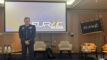 EURAC: &Omicron; &Alpha;/&Gamma;&Epsilon;&Alpha; &Gamma;&rho;&eta;&gamma;&omicron;&rho;&iota;ά&delta;&eta;&sigmaf; &sigma;&upsilon;&mu;&mu;&epsilon;&tau;&epsilon;ί&chi;&epsilon; &sigma;ύ&nu;&omicron;&delta;&omicron; &tau;&omega;&nu; &Alpha;&rho;&chi;&eta;&gamma;ώ&nu; &Pi;&omicron;&lambda;&epsilon;&mu;&iota;&kappa;ώ&nu; &Alpha;&epsilon;&rho;&omicron;&pi;&omicron;&rho;&iota;ώ&nu; &tau;&eta;&sigmaf; &Epsilon;&upsilon;&rho;ώ&pi;&eta;&sigmaf;