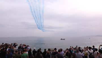 &Eta; &Pi;&omicron;&lambda;&epsilon;&mu;&iota;&kappa;ή &Alpha;&epsilon;&rho;&omicron;&pi;&omicron;&rho;ί&alpha; &gamma;&iota;ό&rho;&tau;&alpha;&sigma;&epsilon; 95 &chi;&rho;ό&nu;&iota;&alpha; &delta;ό&xi;&alpha;&sigmaf; &mu;&epsilon; έ&nu;&alpha; &mu;&omicron;&nu;&alpha;&delta;&iota;&kappa;ό airshow &sigma;&tau;&omicron;&nu; &Phi;&lambda;&omicron;ί&sigma;&beta;&omicron;