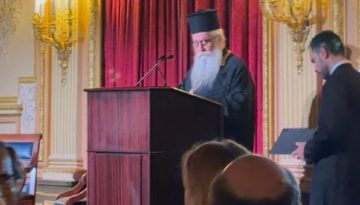 &Eta;&Pi;&Alpha;: &Alpha;&rho;&chi;&iota;&epsilon;&pi;ί&sigma;&kappa;&omicron;&pi;&omicron;&sigmaf; &Sigma;&iota;&nu;ά &Sigma;&upsilon;&mu;&epsilon;ώ&nu;: &laquo;&Epsilon;ί&mu;&alpha;&sigma;&tau;&epsilon; &beta;έ&beta;&alpha;&iota;&omicron;&iota; ό&tau;&iota; &eta; &Alpha;ί&gamma;&upsilon;&pi;&tau;&omicron;&sigmaf; &kappa;&alpha;&tau;&alpha;&beta;ά&lambda;&lambda;&epsilon;&iota; &kappa;ά&theta;&epsilon; &delta;&upsilon;&nu;&alpha;&tau;ή &pi;&rho;&omicron;&sigma;&pi;ά&theta;&epsilon;&iota;&alpha; ώ&sigma;&tau;&epsilon; &tau;&omicron; ό&rho;&omicron;&sigmaf; &Sigma;&iota;&nu;ά &nu;&alpha; &sigma;&upsilon;&nu;&epsilon;&chi;ί&sigma;&epsilon;&iota; &alpha;&pi;&rho;ό&sigma;&kappa;&omicron;&pi;&tau;&alpha; &tau;&eta;&nu; &alpha;&iota;ώ&nu;&iota;&alpha; &pi;&omicron;&rho;&epsilon;ί&alpha; &tau;&omicron;&upsilon;&raquo;