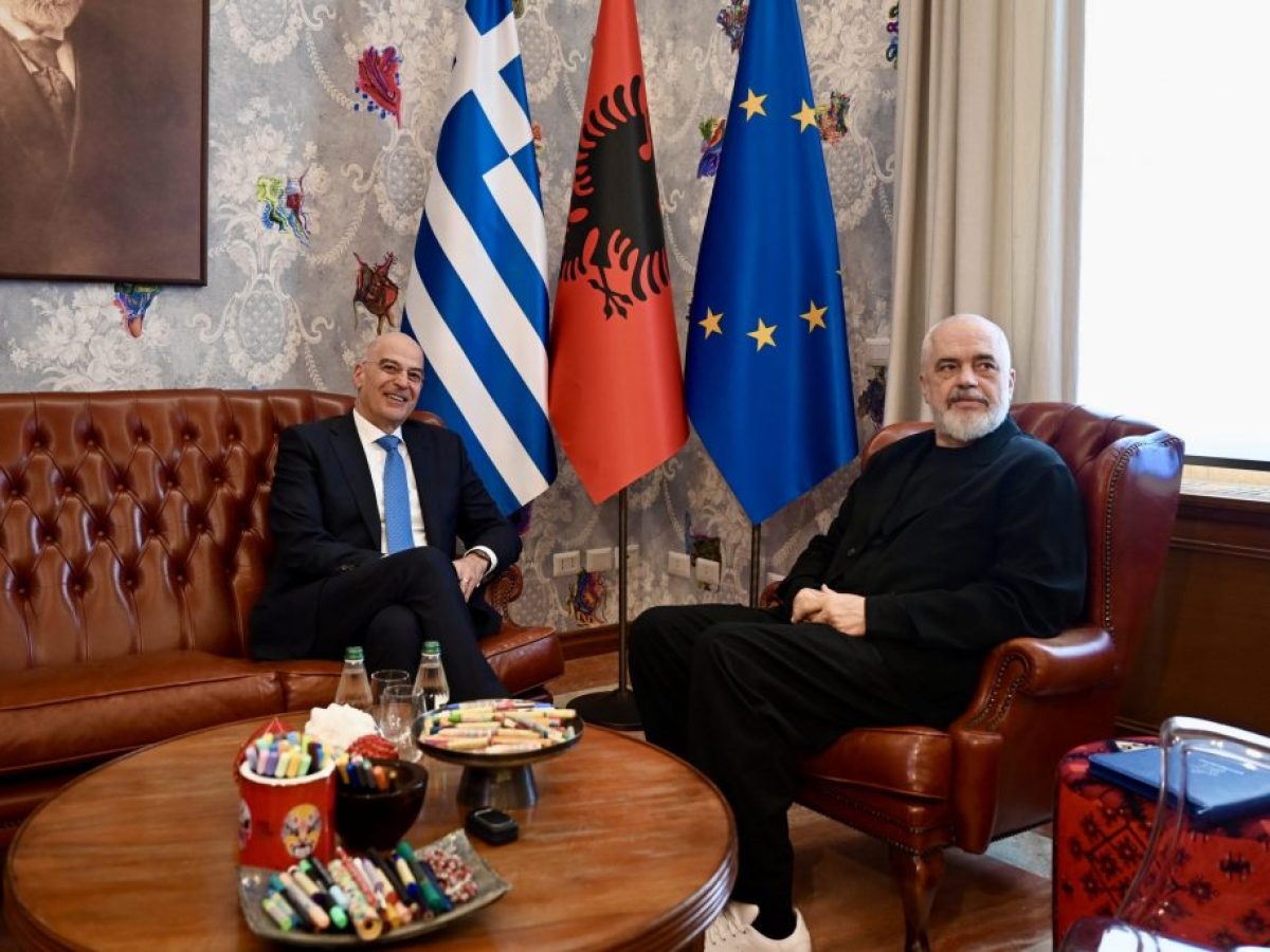 &Omicron; &Nu;ί&kappa;&omicron;&sigmaf; &Delta;έ&nu;&delta;&iota;&alpha;&sigmaf; &sigma;&tau;&eta;&nu; &Alpha;&lambda;&beta;&alpha;&nu;ί&alpha;: &Sigma;&upsilon;&nu;&alpha;&nu;&tau;ή&theta;&eta;&kappa;&epsilon; &mu;&epsilon; &tau;&omicron;&nu; &Rho;ά&mu;&alpha; &kappa;&alpha;&iota; &tau;&omicron;&nu; &Upsilon;&pi;&omicron;&upsilon;&rho;&gamma;ό Ά&mu;&upsilon;&nu;&alpha;&sigmaf; &ndash; &Sigma;&tau;&omicron; &epsilon;&pi;ί&kappa;&epsilon;&nu;&tau;&rho;&omicron;&eta; &epsilon;&mu;&beta;ά&theta;&upsilon;&nu;&sigma;&eta; &tau;&omega;&nu; &alpha;&mu;&upsilon;&nu;&tau;&iota;&kappa;ώ&nu; &sigma;&chi;έ&sigma;&epsilon;&omega;&nu; [pics, vid]