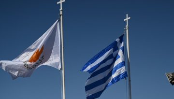 &Beta;&omicron;&upsilon;&lambda;&epsilon;&upsilon;&tau;&iota;&kappa;έ&sigmaf; &epsilon;&kappa;&lambda;&omicron;&gamma;έ&sigmaf; &sigma;&tau;&eta;&nu; &Kappa;ύ&pi;&rho;&omicron;: &Alpha;&nu;&alpha;&kappa;&eta;&rho;ύ&chi;&theta;&eta;&kappa;&alpha;&nu; &omicron;&iota; 56 &nu;έ&omicron;&iota; &beta;&omicron;&upsilon;&lambda;&epsilon;&upsilon;&tau;έ&sigmaf;