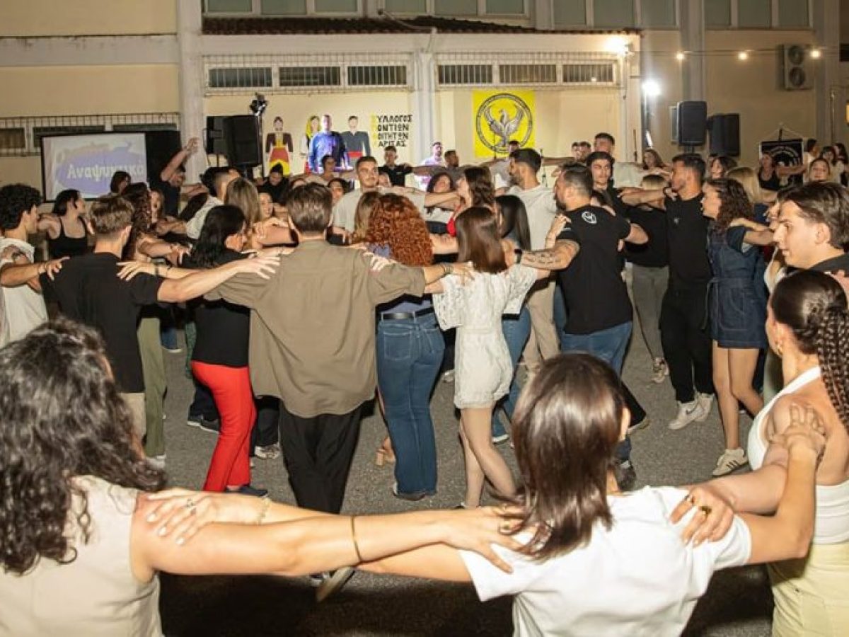 Λάρισα: «Το Ροδάφνον» έκλεισε 20 χρόνια δράσης σε μια βραδιά γιορτής, συγκίνησης και ποντιακής παράδοσης