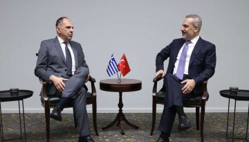 &Sigma;&upsilon;&nu;ά&nu;&tau;&eta;&sigma;&eta; &Gamma;&epsilon;&rho;&alpha;&pi;&epsilon;&tau;&rho;ί&tau;&eta; &ndash; &Phi;&iota;&nu;&tau;ά&nu; &sigma;&tau;&eta; &Sigma;ό&phi;&iota;&alpha;: &Tau;&omicron; &laquo;&mu;ή&nu;&upsilon;&mu;&alpha;&raquo; &gamma;&iota;&alpha; &tau;&omicron; &nu;&omicron;&mu;&omicron;&sigma;&chi;έ&delta;&iota;&omicron; &tau;&eta;&sigmaf; &laquo;&Gamma;&alpha;&lambda;ά&zeta;&iota;&alpha;&sigmaf; &Pi;&alpha;&tau;&rho;ί&delta;&alpha;&sigmaf;&raquo;
